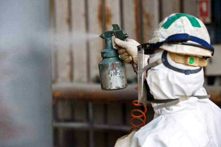 Primer painting by spray gun for protectection